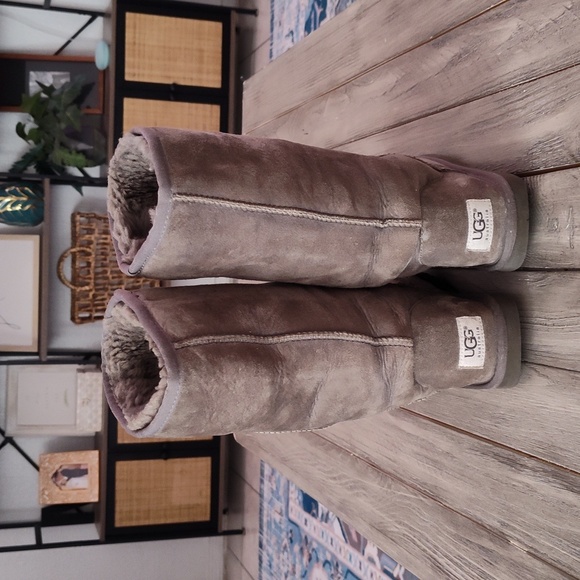UGG SUEDE TALL BOOTS IN GREY 🩶 SIZE WOMANS 6 🩶 - Picture 5 of 12